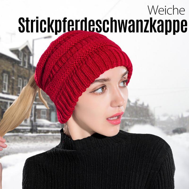 Weiche Strickpferdeschwanzkappe