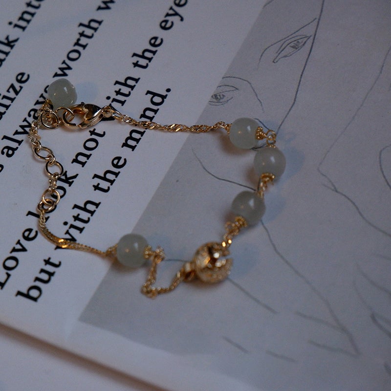 Elegantes Natürliches Hetian Jade Glockenarmband