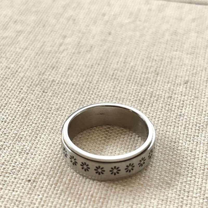 Rotierender Retro Gänseblümchen Ring