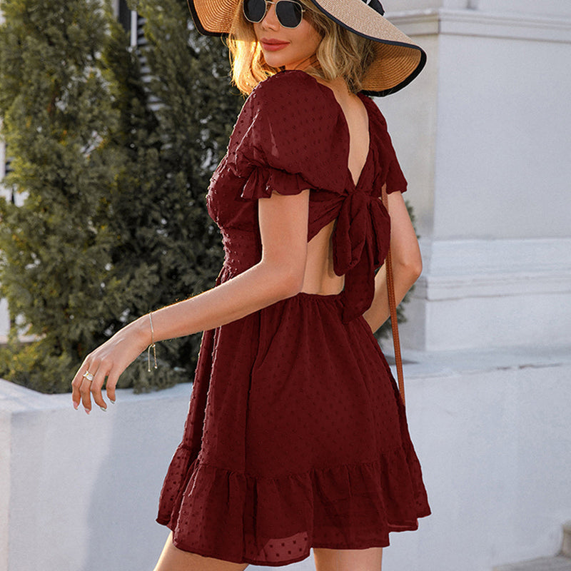 Sommerkleid mit hoher Taille und offenem Rücken