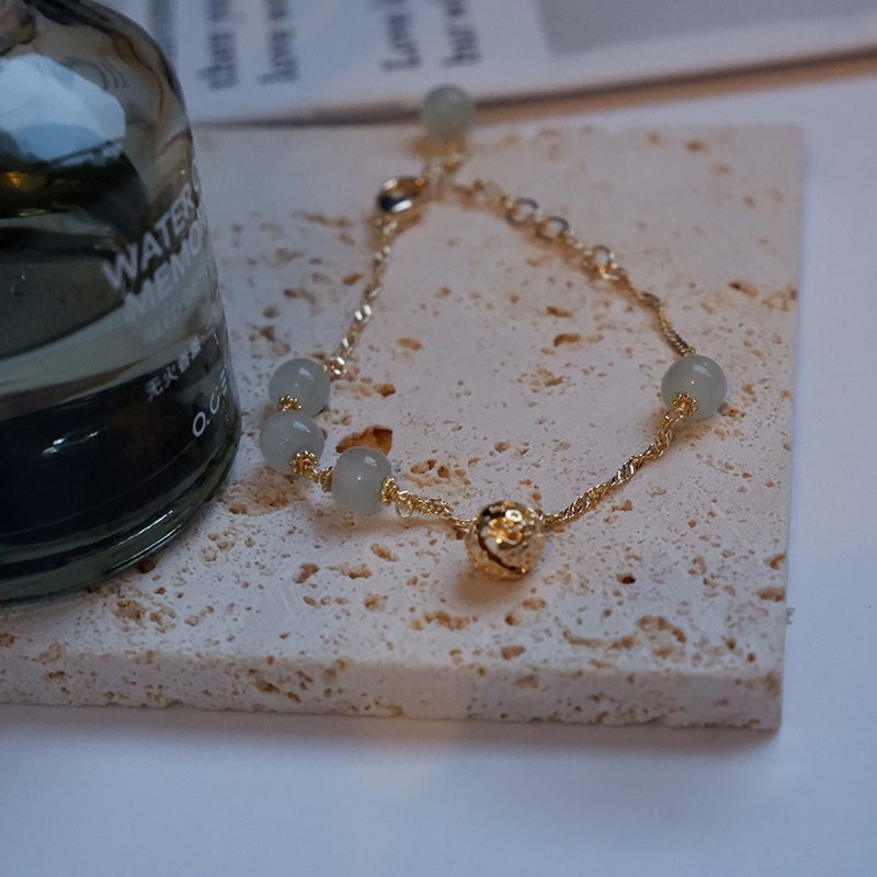 Elegantes Natürliches Hetian Jade Glockenarmband