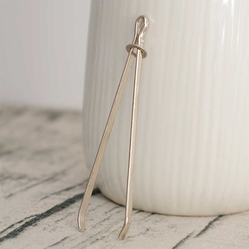 Elastisches Bandseil tragendes Einfädelwerkzeug